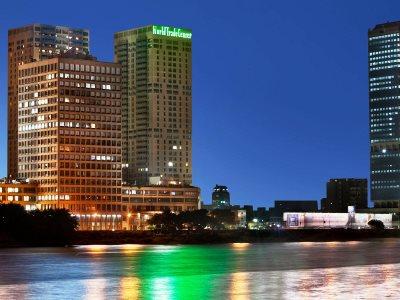 Готель World Trade Center & Residences