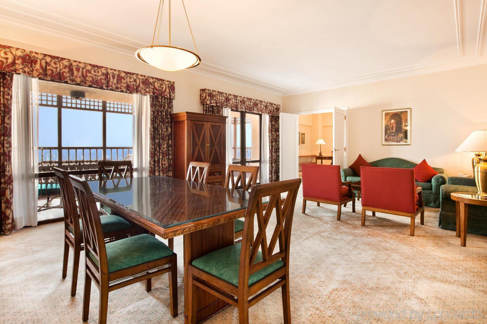 World Trade Center & Residences Hotel 4*