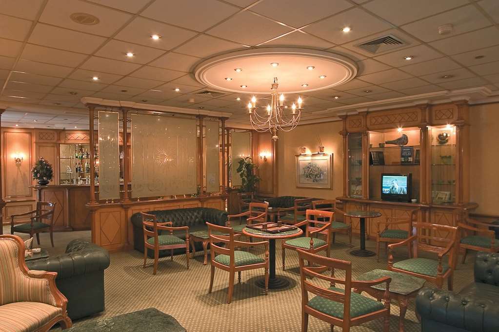 Готель World Trade Center & Residences 4*